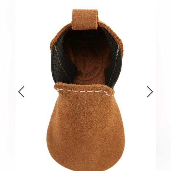 - NEW | Freshly Picked Baby/Toddler Suede
Chelsea Boots size 4 - Picture 5 of 11